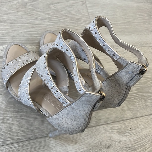 BCBGMaxAzria Beige Gold Studded Zip Up Stiletto—4.5”Heels —Size 8B— - Picture 8 of 12